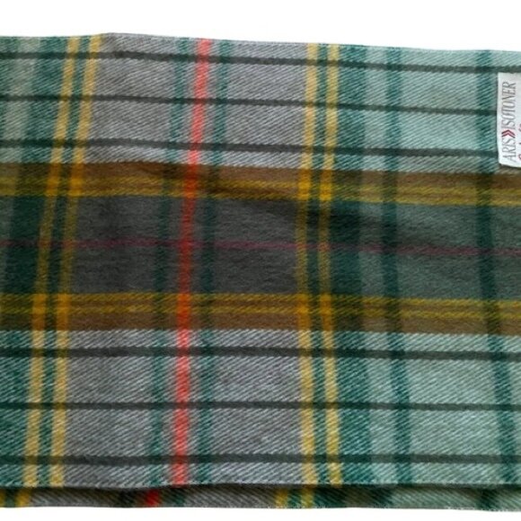 Vintage Plaid Scarf, soft and in lovely colors - Picture 10 of 12